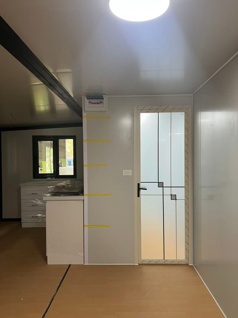 дверь в ванную